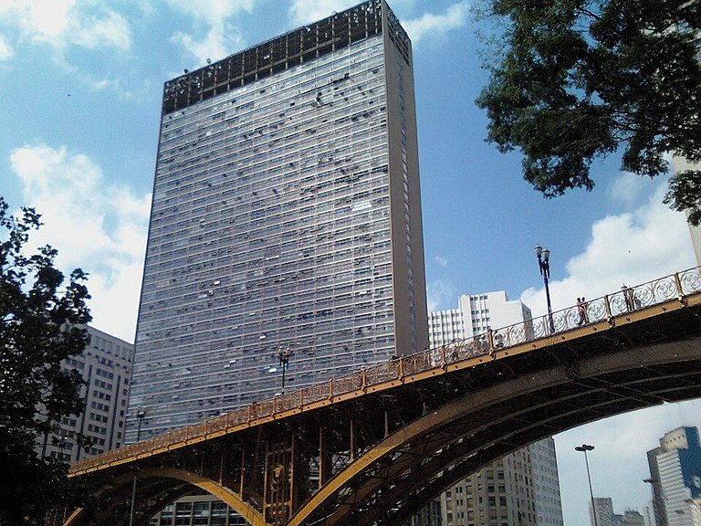 Frida - 32° andar com vista pro Vale