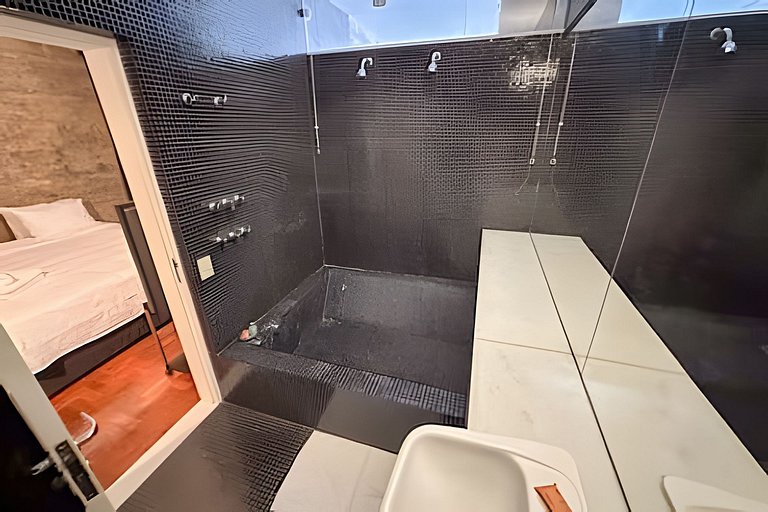 Espaçoso 2 dormitórios, estilo industrial no Copan