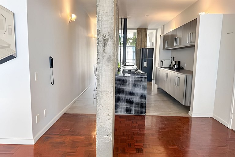 Espaçoso 2 dormitórios, estilo industrial no Copan