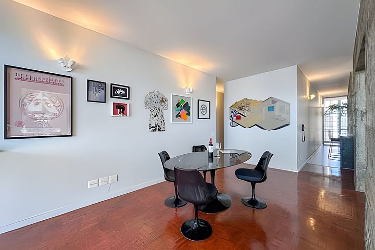 Espaçoso 2 dormitórios, estilo industrial no Copan