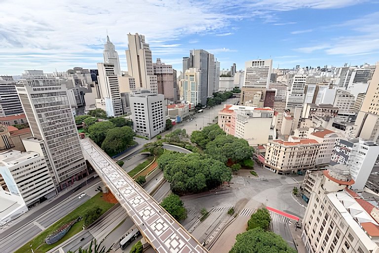 30° andar com vista pro vale e telão