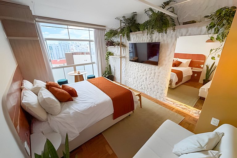 Todo abraço. Airbnb no Copan @yanainainteriores