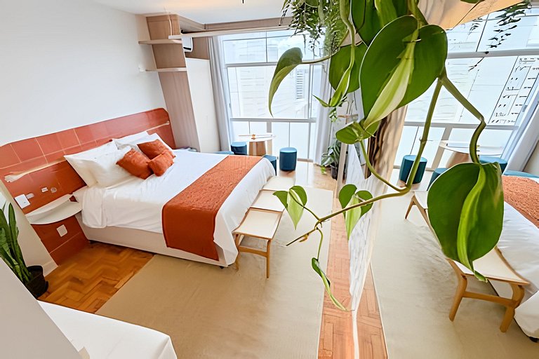 Todo abraço. Airbnb no Copan @yanainainteriores